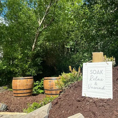 Beds Of Silk * Labasheeda