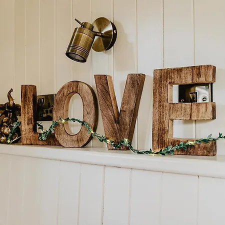 Beds Of Silk * Labasheeda