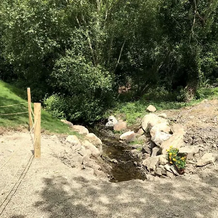 Beds Of Silk * Labasheeda